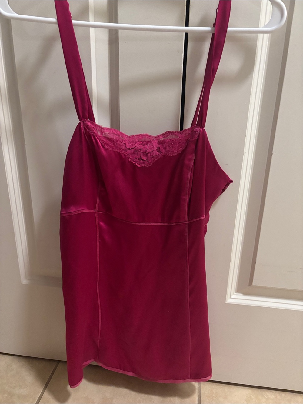 White House black market NWOT Fuchsia Lace Trim dress top with adj straps